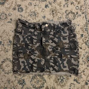 REVERSIBLE Camo Print and Grey Mini Skirt - Gray, Black, and Green